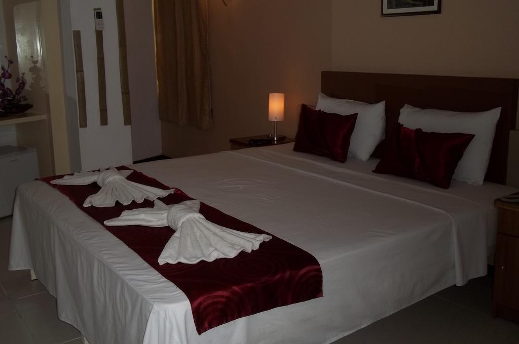 Hypertek Hotel Grand Baie Extérieur photo