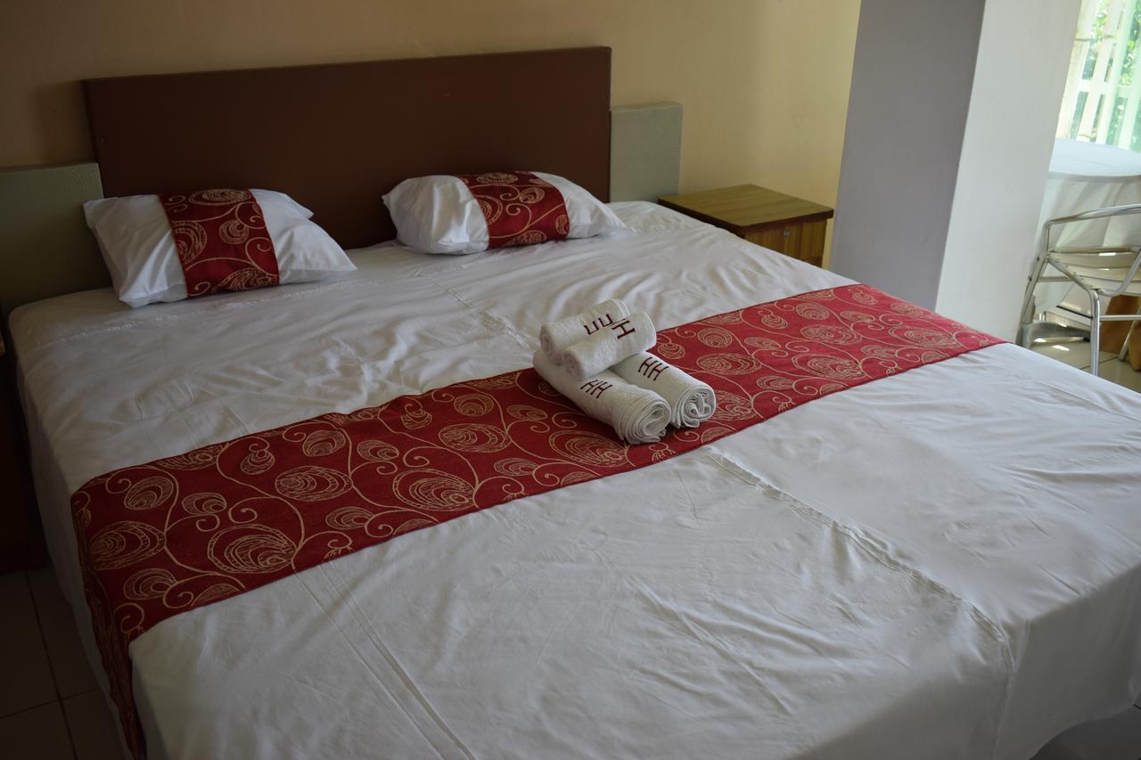 Hypertek Hotel Grand Baie Extérieur photo