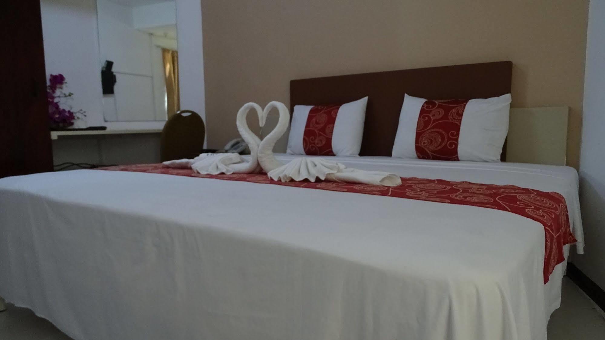 Hypertek Hotel Grand Baie Extérieur photo